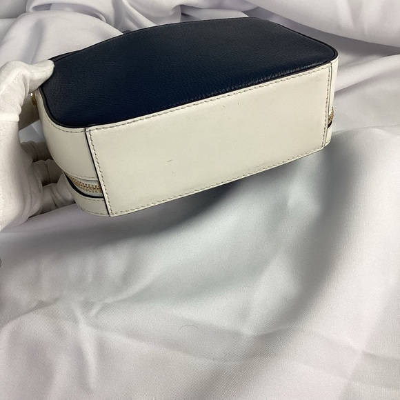 MICHAEL KORS Jet Set Medium Pebbled Leather Crossbody Red, White, Blue $298 - Picture 6 of 13